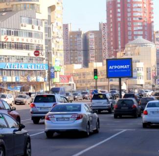 Видеоборд A в Киеве, 3.14x2.3  Дніпровська наб., (ТРЦ "River Mall), розподілювач, в напрямку до Бажана - 294064 фото 1