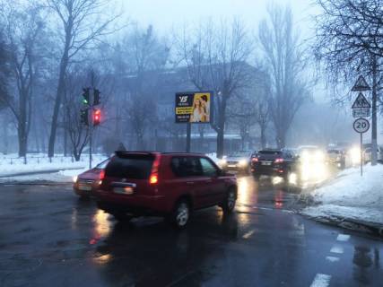 Скролер, Скрол B у Києві ул. Головка, 6. На светофоре. Соломенский рынок. В сторону просп. Валерія Лобановського (Червонозоряний) - 182928 Фото 1