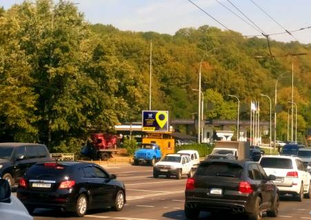 Бэклайт B в Киеве, 3.14x2.3  Миколи Міхновського бульвар (Дружби Народів бульвар)., 35, (АЗС "Socar"), в напрямку до площі ВВВ фото 1