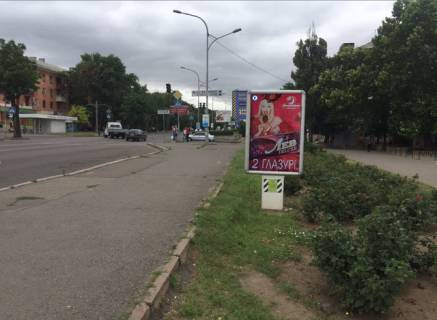 Ситилайт A в Николаеве, 1,2*1,8  Богоявленський просп. (Жовтневий просп.), 39А - Кинотеатр Юність (Театральна вул. (Васляєва)) - ТРЕТІЙ фото 1
