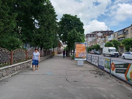 Ситилайт B в Умане вул. Незалежності фото 1