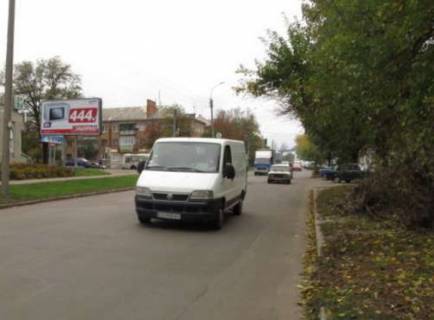 Билборд B в Черкассах, 3x6  Надпільна вул. (Ільїна вул.) - Енгельса вул. (В’ячеслава Чорновола вул.) фото 1