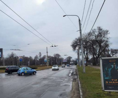 Призма A в Запорожье, 3x6  Соборний просп. — Богдана Хмельницького вул. - 654970 фото 1