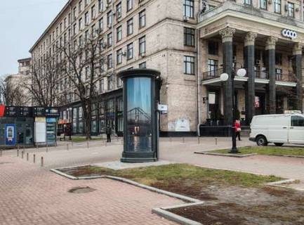 Бэклайт A в Киеве, 1.2x3.6  Хрещатик вул., 7/11 фото 1