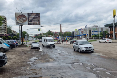 Білборд, Бігборд (Борд)  B у Чернівцях, 3x6  Незалежності просп., 96 Фото 1