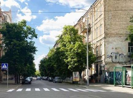 Ситилайт A в Киеве, 1.2x1.8  Волоська вул. - Ярославська вул., 38/39 фото 1