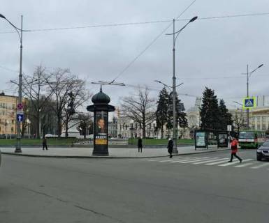 Бэклайт A в Харькове, 1.2x3.6  Конституції пл. - Університетська вул., (колона) (сторона В) фото 1