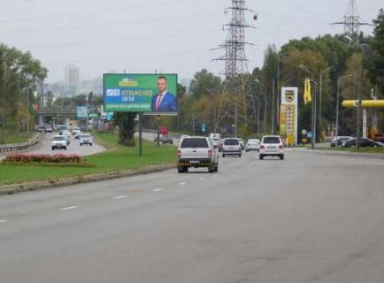 Билборд A в Киеве, 3x6  Богатирська вул., розподілювач - Лугова вул., розподілювач (у напрямку ст.м. Почайна (колишня Петрівка)) фото 1