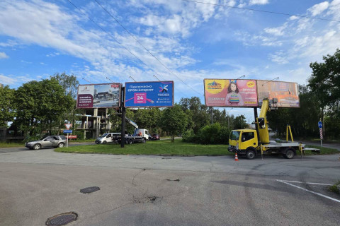 Билборд A в Черновцах, 3x6  Калинівська вул. - Хотинська вул. (права, до ринку) фото 1