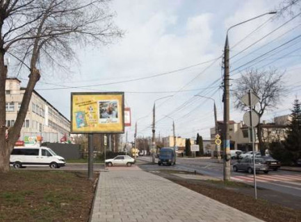 Скроллер B в Черновцах, 2.3x3.14  Головна вул, 204Б - 658174 фото 1