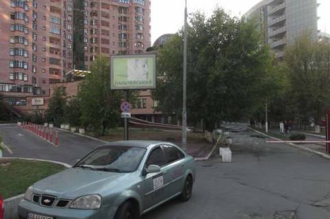 Скроллер A в Киеве Коновальця Євгена вул. (Щорса вул.), 36В - 273311 фото 1
