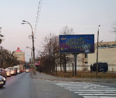 Призма A в Киеве, 3x6  Дегтярівська вул., 49г (заборонено розміщувати та рекламувати навчальні заклади) - 663002 фото 1