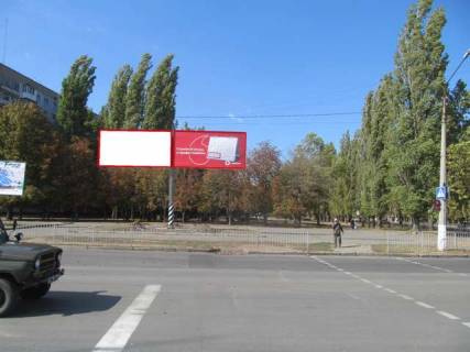 Билборд A в Николаеве, 3х6  Новозаводська вул. - Миру просп. (права) фото 1