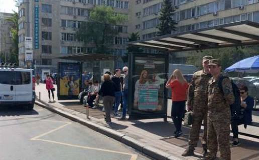 Сiтiлайт A у Києві, 1.2x1.8  Лесі Українки бульв., 26 площа навпроти ЦВК України, праворуч -зупинка громадського транспорту (FB) Фото 1