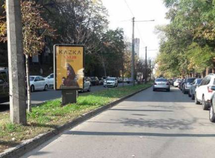 Ситилайт A в Киеве, 1.2x1.8  Гетьмана Павла Скоропадського вул. (Льва Толстого)., 21/2 розподілювач №4 (у напрямку Саксаганського) фото 1
