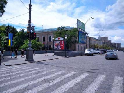 Скроллер B в Васильевке Свободи пл. - Сумська вул., 37 - 426060 фото 1