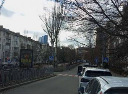 Ситилайт A в Киеве, 1.2x1.8  Марії Приймаченко бульв., , 3, бульварна частина  фото 1