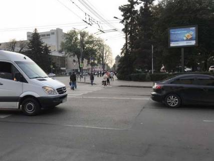 Скроллер A в Луцке Театральна пл. - Вінниченка вул. - Волі просп. - 294583 фото 1