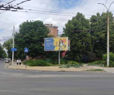 Призматрон, Призма A у Чернігові, 3x6  Івана Мазепи вул. (Щорса вул.), 13 - Любецька вул. - 481751 Фото 1