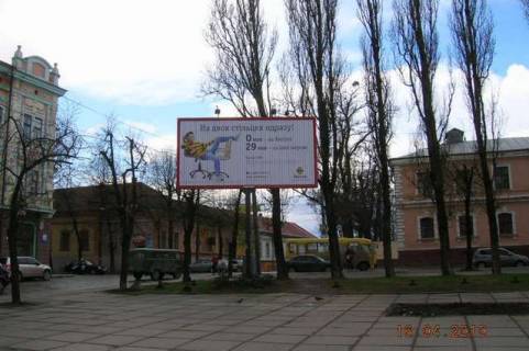 Призматрон, Призма A у Чернівцях, 3х6  Соборна пл., 6 (призма) - 271769 Фото 1