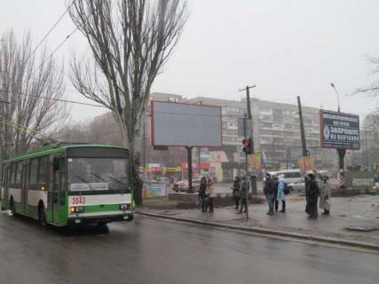 Билборд B в Васильевке, 3x6  Центральний просп. (Леніна просп.) - 3-я Слобідська вул. (Дзержинського вул.), №2 ((размір площини 3,2х6,2)) фото 1