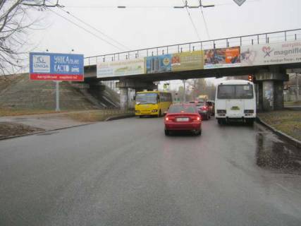 Билборд B в Васильевке, 3x6  Смілянська вул., 80 - Володимира Ложешнікова вул. (Крупської вул.), (залізничний міст) фото 1
