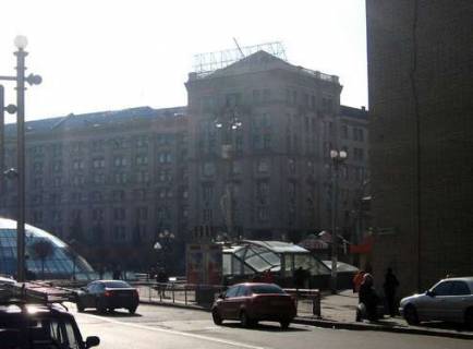 Ситилайт B в Киеве, 1.2x1.8  Михайлівська вул. - Трьохсвятительська вул., 2;  кафе "Double Coffee" фото 1