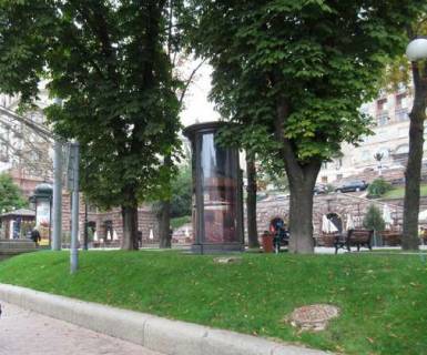 Бэклайт A в Киеве, 1.2x3.6  Хрещатик вул., 27 (WC) фото 1