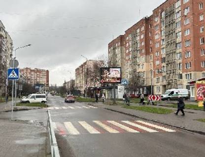 Video Billboard + in Lutsk, 2.3x3.14  Кравчука вул., 32 - 619631 Photo 1