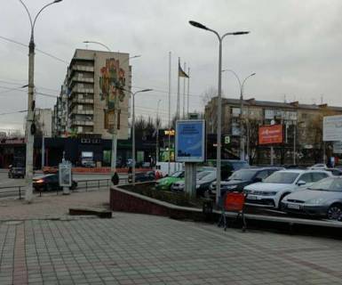 Ситилайт A в Черновцах, 1.2x1.8  Незалежності просп. - Героїв Майдану (Червоноармійська) вул., 71 (ПОЛІТИКА НІ) фото 1