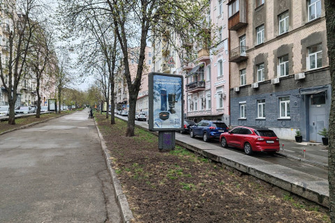 Ситилайт A в Киеве, 1.2x1.8  Антоновича вул. (Горького вул.), 13, бульварна частина фото 2