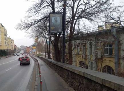 Ситилайт A в Киеве, 1.2x1.8  Володимирський узвіз,  №31 - на опорі 3м - №15 фото 1