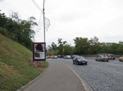 Ситилайт B в Киеве, 1.2x1.8  Володимирський узвіз, (зелена зона) №8 фото 1