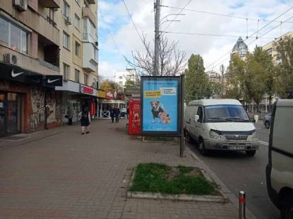 Бэклайт B в Киеве, 1.2x1.8  Лесі Українки бульв., 24 (м-н "Nike") фото 1