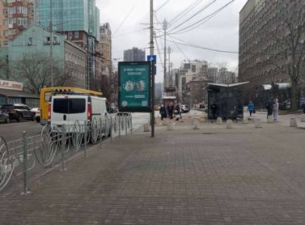 Сiтiлайт A у Києві, 1.2x1.8  Жилянська вул., 126 А, напроти Фото 1