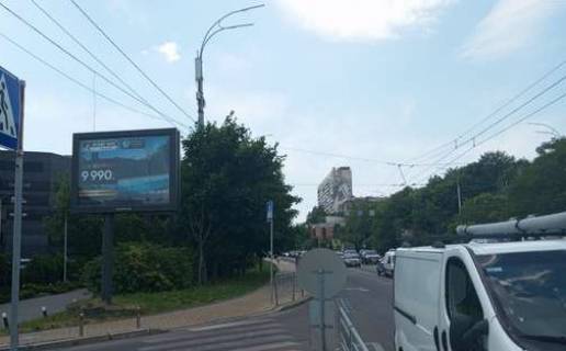 Бэклайт B в Киеве, 2.3x3.14  Миколи Міхновського бульвар (Дружби Народів бульвар). - Болсунівську вул. (Сергія Струтинського вул.),  IQ-центр, ; №1 фото 1