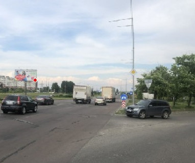 Призма B в Киеве, 3x6  Шухевича Романа просп. (Генерала Ватутіна просп.), 22 - 661367 фото 1