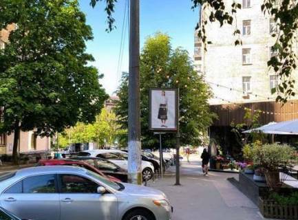 Ситилайт A в Киеве, 1.2x1.8  Олеся Гончара вул., 65 фото 1