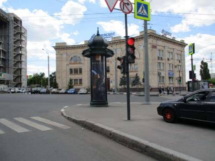 Бэклайт B в Харькове, 1.2x3.6  Вернадського вул. - просп. Аерокосмічний (Гагаріна)., (колона) (сторона С) фото 1