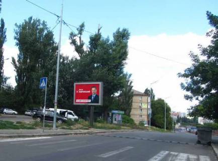 Бэклайт B в Киеве, 2.3x3.14  Карела Чапека вул. (Фучика Юліуса)., 10, навпроти фото 1