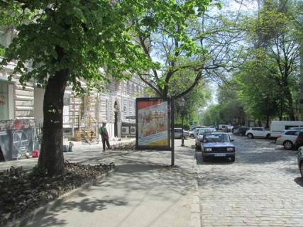 Бэклайт B в Одессе, 1.2x1.8  Дерибасівска вул., 10 - Рішельєвська вул. фото 1