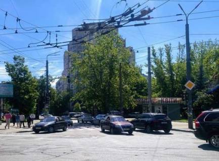 Бэклайт A в Киеве, 2.3x3.14  Загорівська вул. (Багговутівська)., 17/21 (BackLit) фото 1