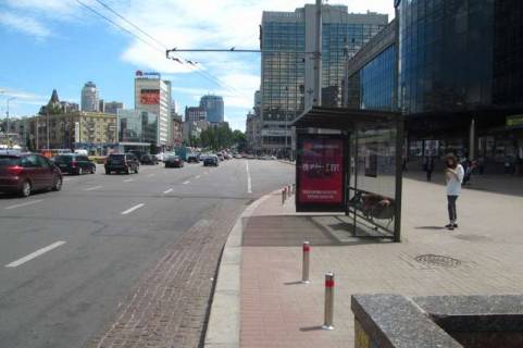 Беклайт A у Києві, 1.2x1.8  Перемоги пл., 3 біля ТЦ "Україна" Фото 1