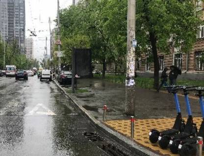 Сiтiлайт A у Києві, 1.04X1.7  Жилянська вул., 83 Фото 1