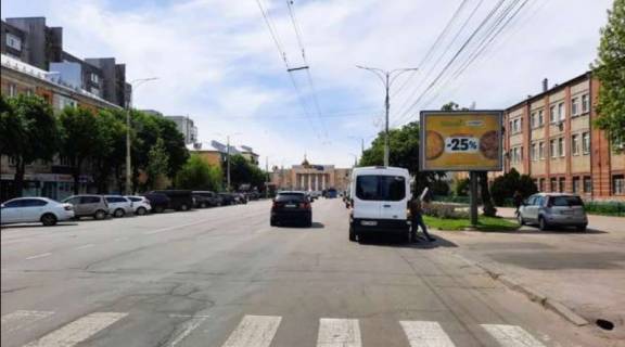 Скроллер A в Виннице, 2.3x3.14  Коцюбинського просп., 42 - Олександра Довженка вул. (Ленінградська вул.) - 615937 фото 1