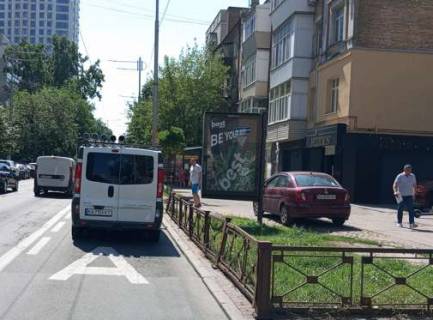 Ситилайт A в Киеве, 1.2x1.8  Жилянська вул., 55  фото 1