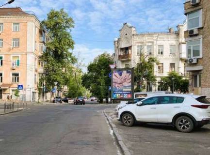 Ситилайт A в Киеве, 1.2x1.8  Почайнинська вул., 40/22 фото 1