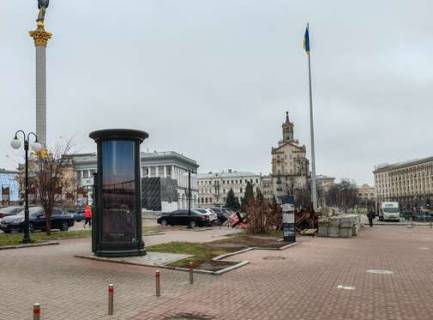 Бэклайт B в Киеве, 1.2x3.6  Хрещатик вул., 7/11 фото 1