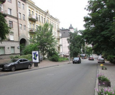 Ситилайт B в Киеве, 1.2x1.8  Богдана Хмельницького вул., 49 фото 1