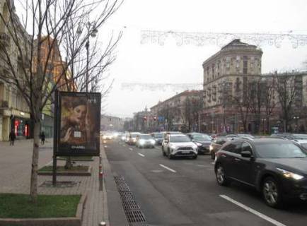 Ситилайт B в Киеве, 1.2x1.8  Хрещатик вул., 44 (магазин "Адидас", "Монарх") фото 1